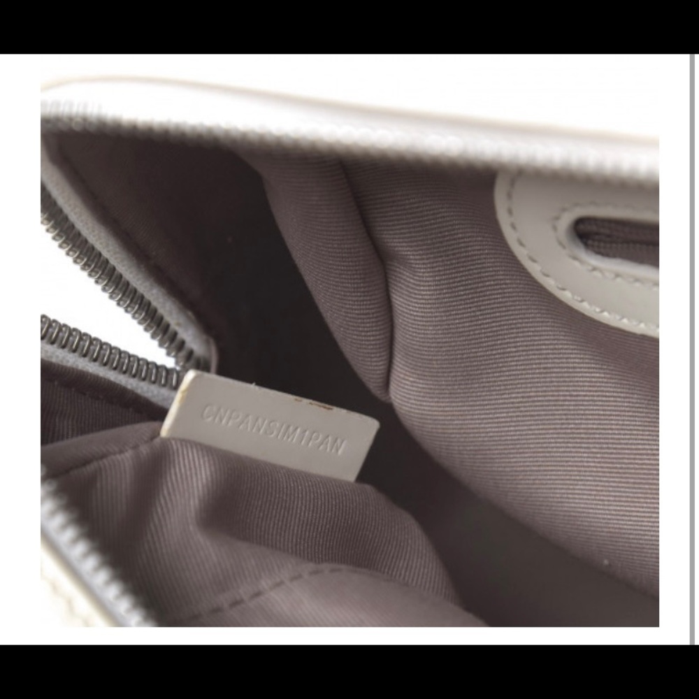 Authentic burberry bag - Picture 3 of 3